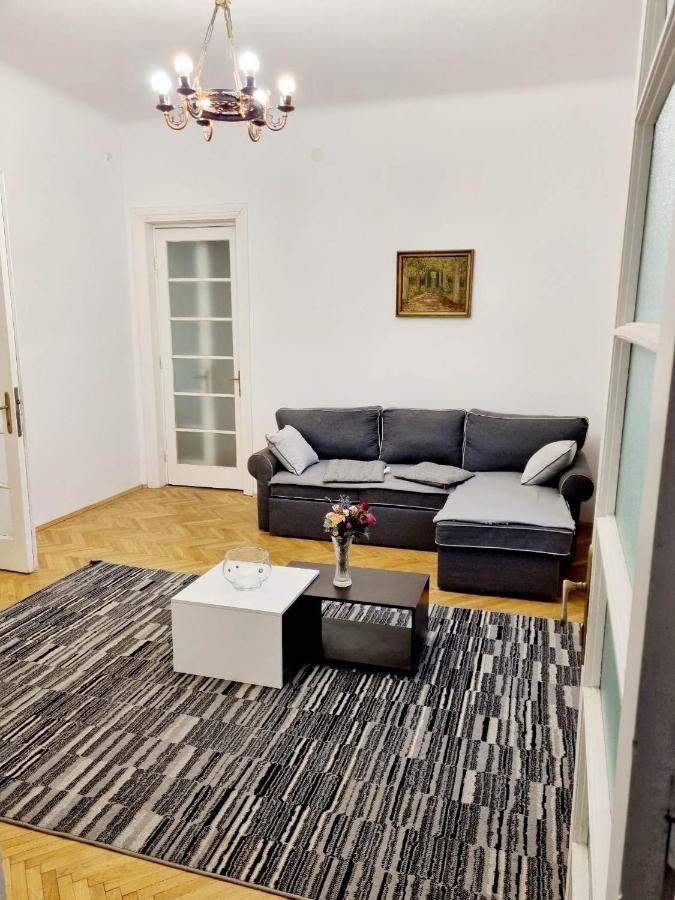 Cozy Apartment Near City Center Bucarest Exterior foto