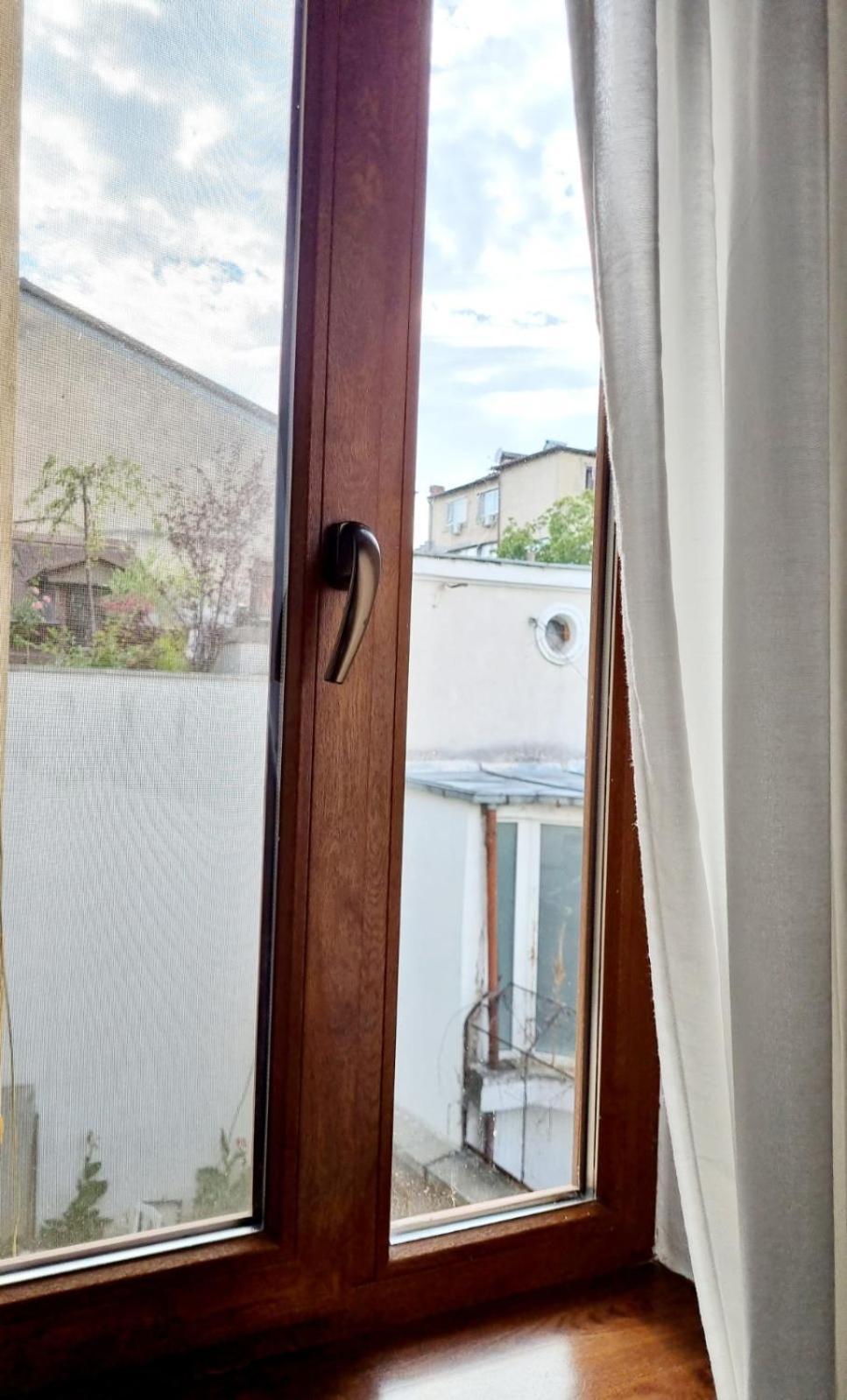 Cozy Apartment Near City Center Bucarest Exterior foto