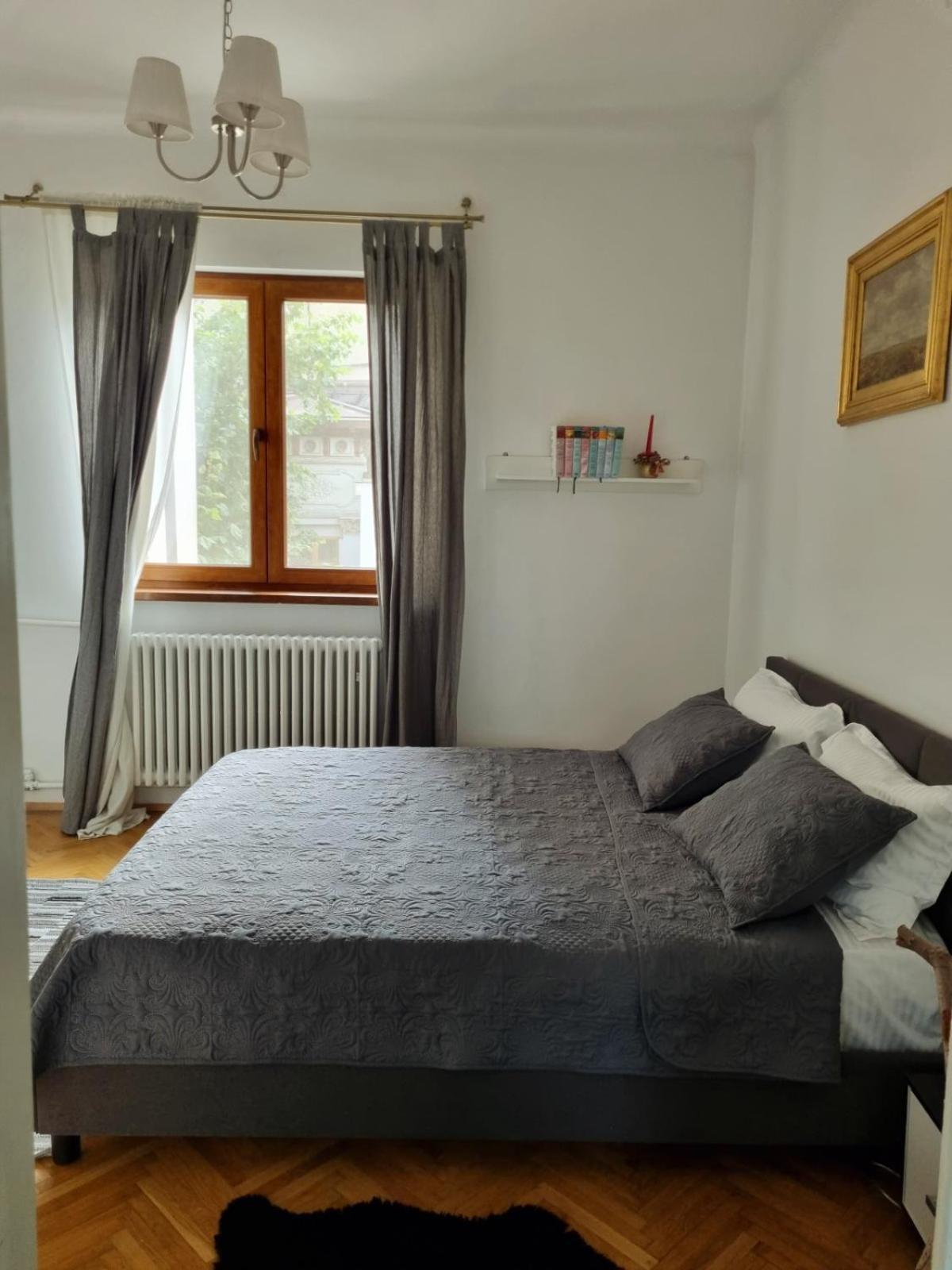 Cozy Apartment Near City Center Bucarest Exterior foto